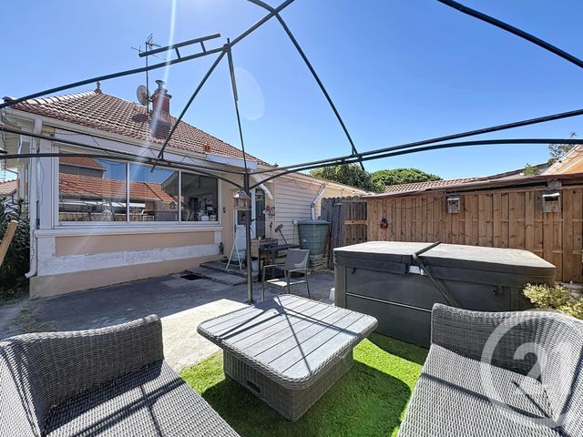 maison à louer - 7 pièces - 90.0 m2 - GUJAN MESTRAS - 33 - AQUITAINE - Century 21 Duprat & Associés
