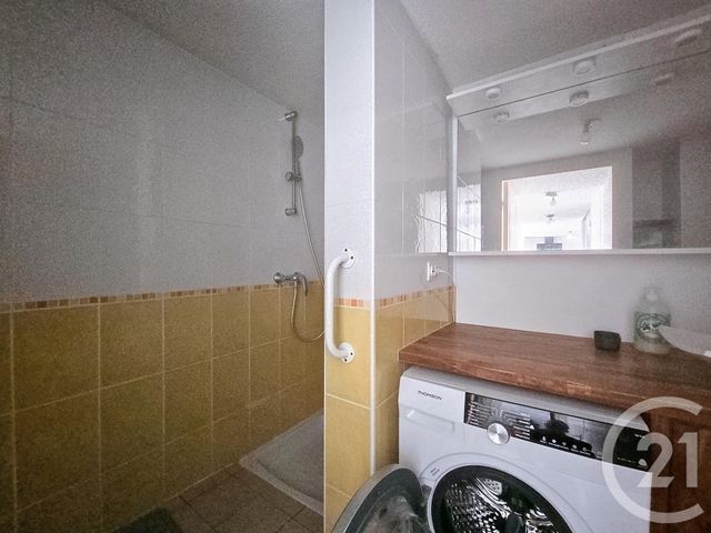 Appartement F3 à louer - 3 pièces - 56.66 m2 - GUJAN MESTRAS - 33 - AQUITAINE - Century 21 Duprat & Associés