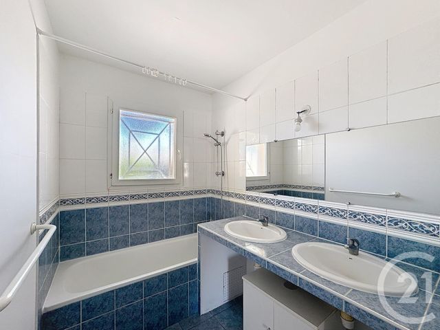 maison à louer - 4 pièces - 90.0 m2 - GUJAN MESTRAS - 33 - AQUITAINE - Century 21 Duprat & Associés