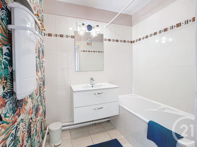 Appartement F4 à louer - 4 pièces - 68.63 m2 - GUJAN MESTRAS - 33 - AQUITAINE - Century 21 Duprat & Associés