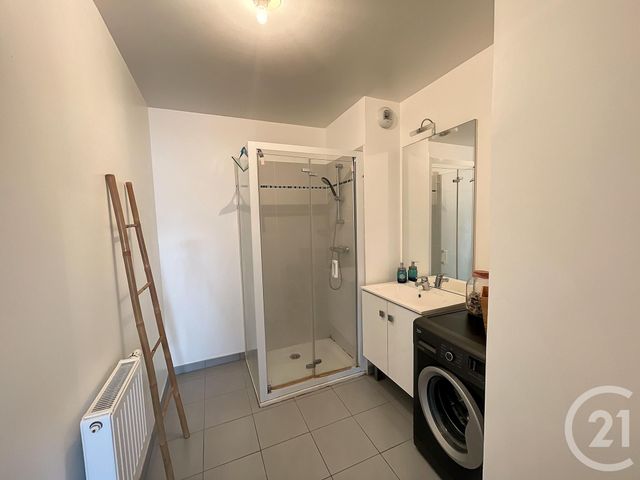 Appartement F3 à louer - 3 pièces - 61.38 m2 - LORMONT - 33 - AQUITAINE - Century 21 Duprat & Associés