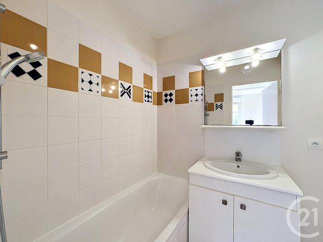 Appartement F2 à louer - 2 pièces - 42.02 m2 - GUJAN MESTRAS - 33 - AQUITAINE - Century 21 Duprat & Associés