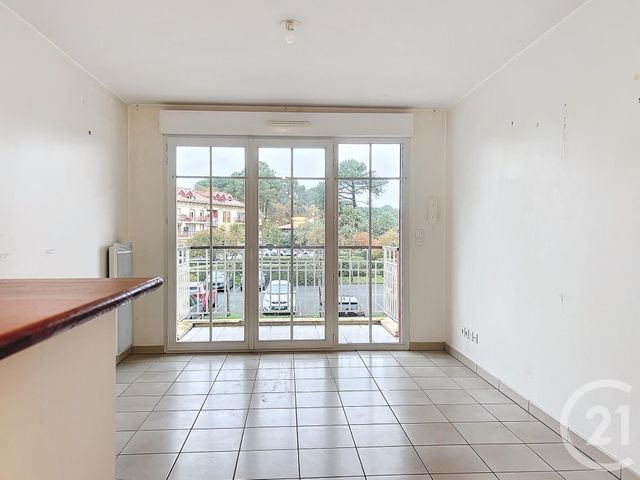 Appartement F2 à louer - 2 pièces - 36.26 m2 - GUJAN MESTRAS - 33 - AQUITAINE - Century 21 Duprat & Associés