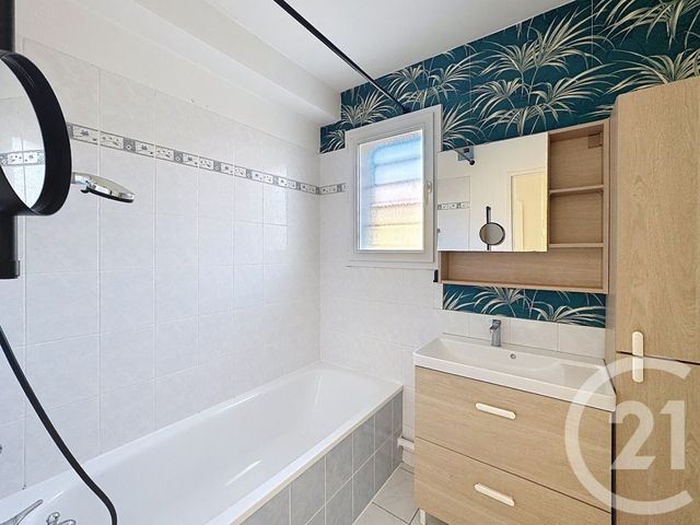 Appartement T3 à louer - 3 pièces - 60.12 m2 - BIGANOS - 33 - AQUITAINE - Century 21 Duprat & Associés