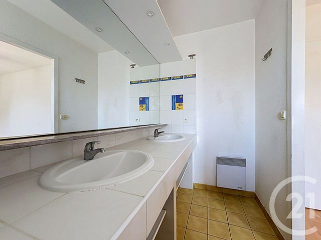 maison à louer - 4 pièces - 97.79 m2 - GUJAN MESTRAS - 33 - AQUITAINE - Century 21 Duprat & Associés