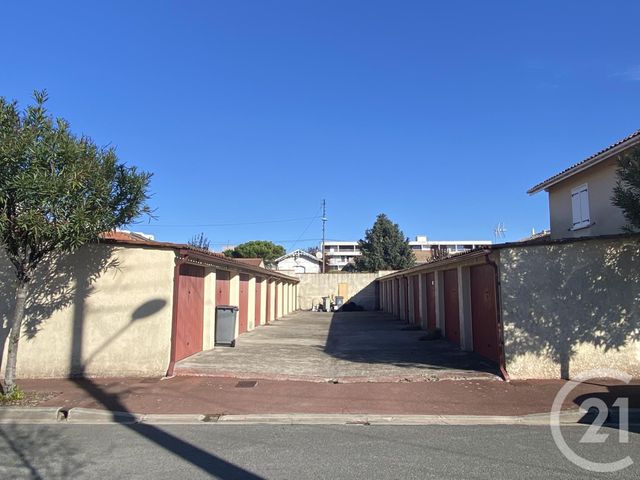 Afficher la photo en grand parking à louer - 10.0 m2 - LA TESTE DE BUCH - 33 - AQUITAINE - Century 21 Duprat & Associés