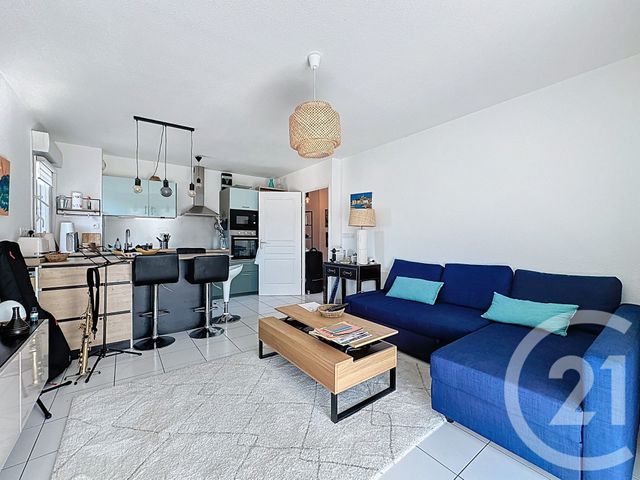 Appartement T3 à vendre - 3 pièces - 58.63 m2 - GUJAN MESTRAS - 33 - AQUITAINE - Century 21 Duprat & Associés