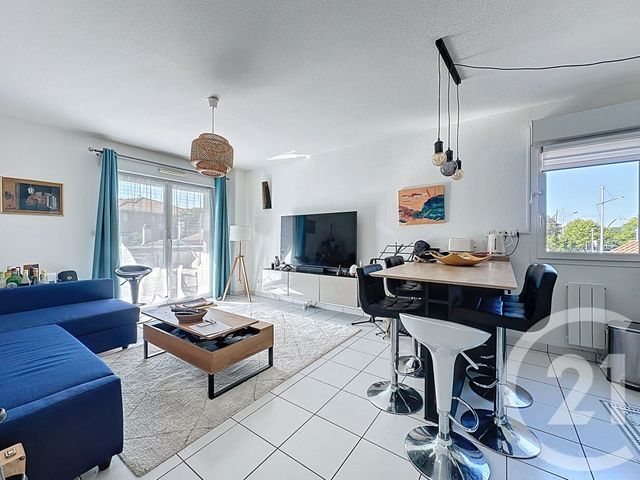 Appartement T3 à vendre - 3 pièces - 58.63 m2 - GUJAN MESTRAS - 33 - AQUITAINE - Century 21 Duprat & Associés