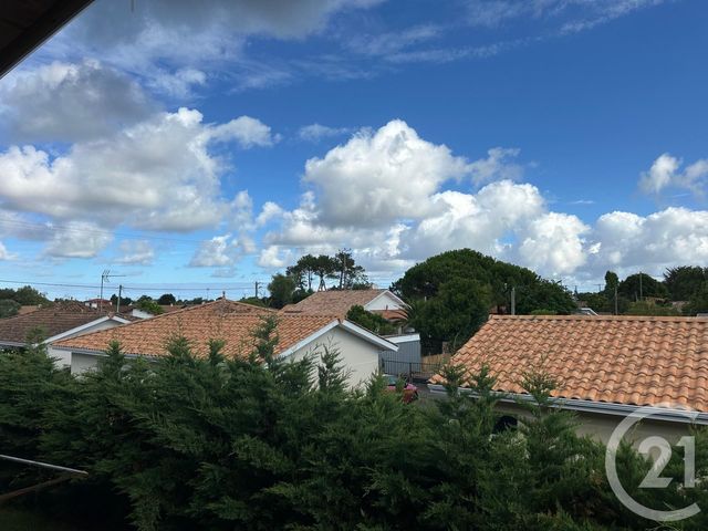 Appartement T2 à vendre - 2 pièces - 50.78 m2 - GUJAN MESTRAS - 33 - AQUITAINE - Century 21 Duprat & Associés
